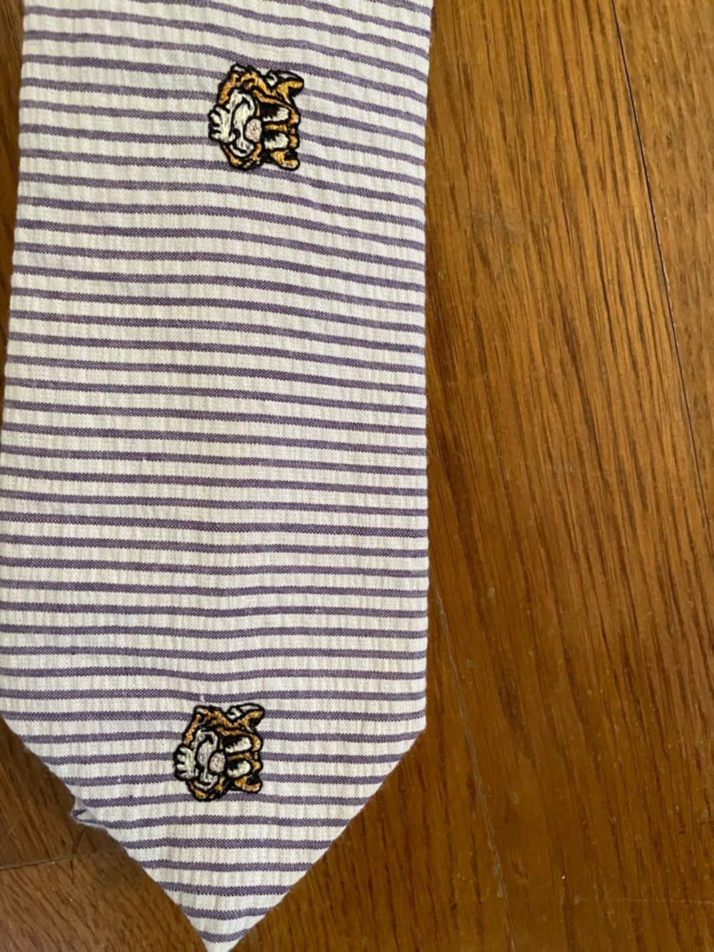 Men's Striped Seersucker Tie Tiger Design Handmade - Picture 4 of 6